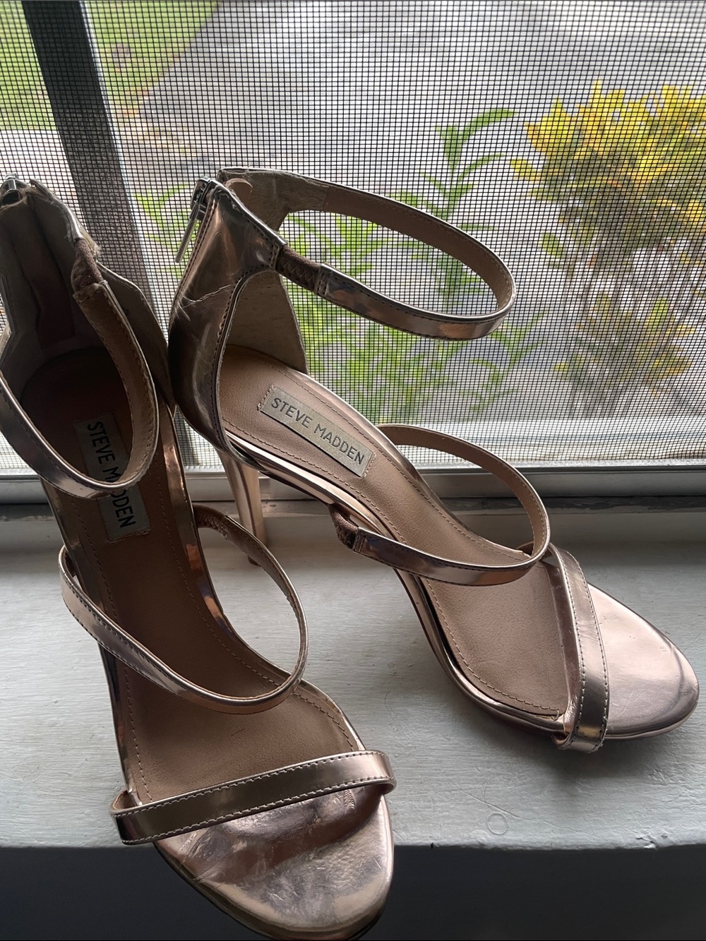 ve Madden FEELYA Rose Gold Metallic Strappy Heels Size 9M